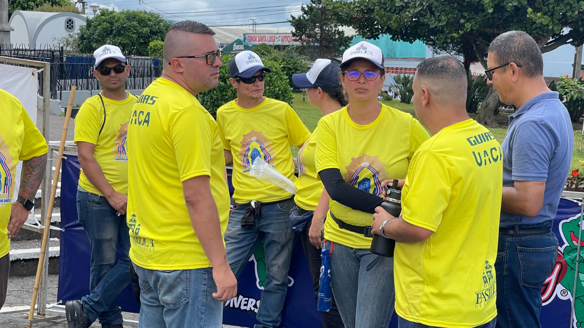 Más de 500 personas celebran 20 años de voluntariado en la Basílica de Los Ángeles