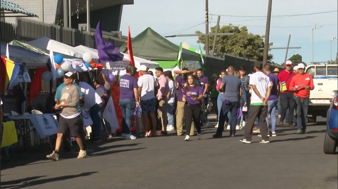 Opiniones divididas en Paraíso de Cartago sobre papeleta electrónica