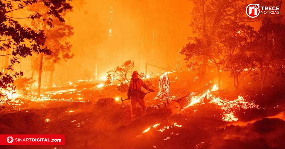 Masivo incendio arde sin control en reserva natural de California